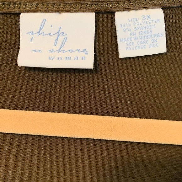 Ship & Shore Woman’s Plus Size Top - Picture 2 of 2